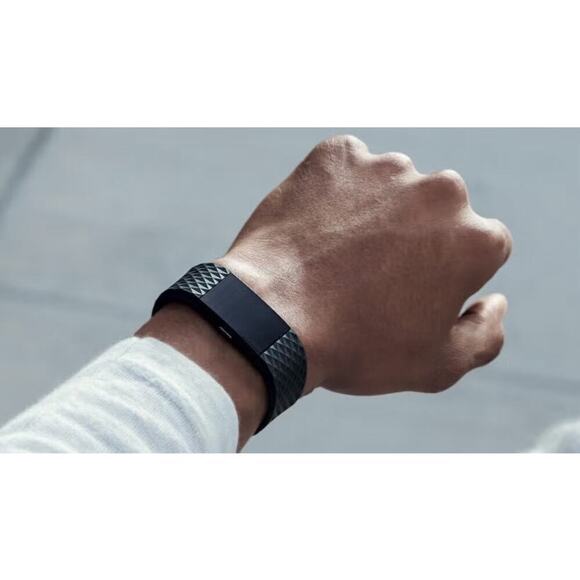 FITBIT Charge 2 Fitness / Activity Tracker Black with Charger + 3 Extra Bands - Picture 12 of 12